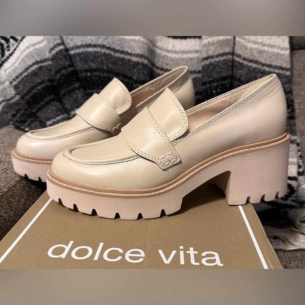 Dolce Vita Halona Loafers - Ivory - size 7
Only tried on …